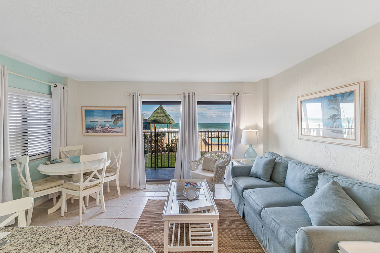 Daytona-Beach-Shores-Sunglow-Resort-Living-Room-2