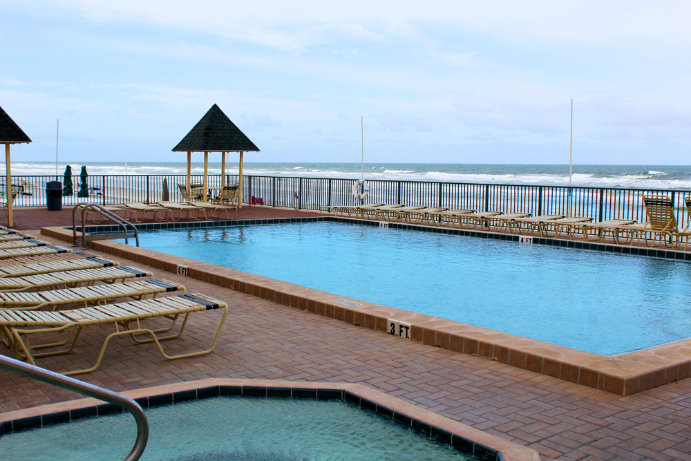 Daytona Beach Shores Sunglow Resort Pool and Jacuzzi